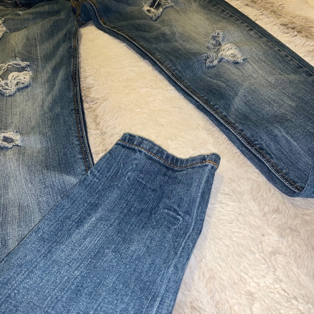 Zara Women’s Ripped Jeans - Picture 4 of 7